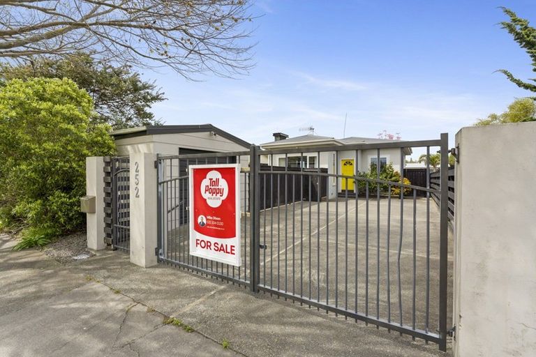 Photo of property in 252 Tremaine Avenue, Highbury, Palmerston North, 4412