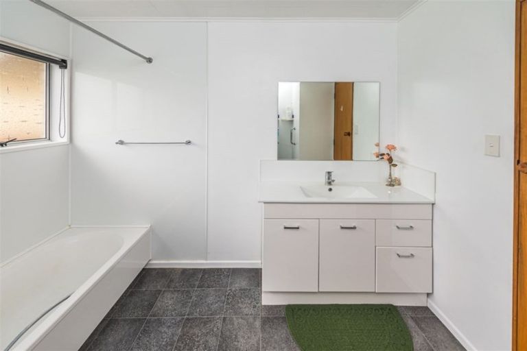 Photo of property in 13c Hussey Street, Waverley, 4510