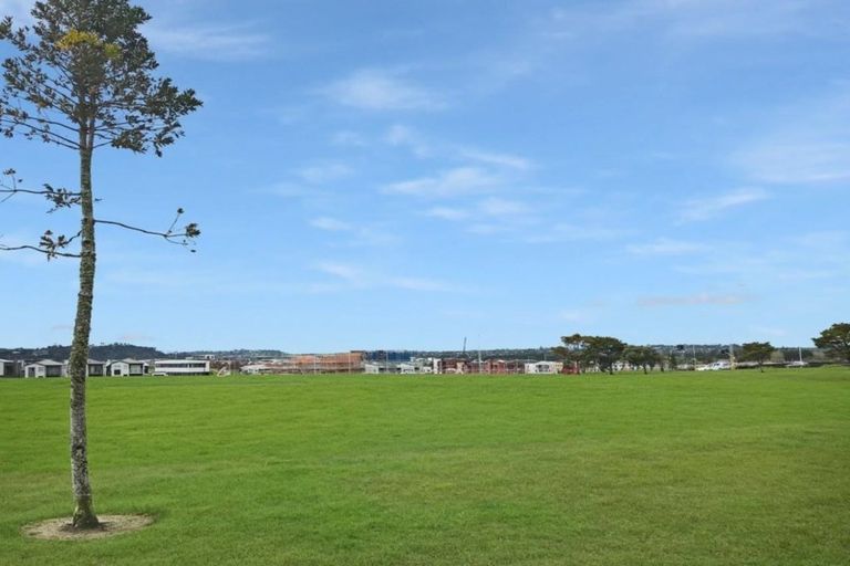 Photo of property in 14 Pottery Crescent, Hobsonville, Auckland, 0618