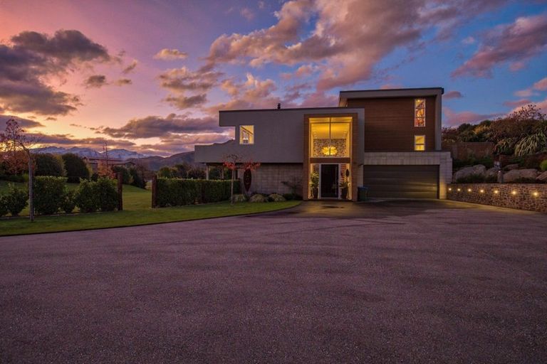 Photo of property in 27 Ridgecrest, Wanaka, 9305