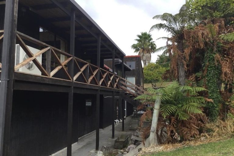 Photo of property in 50-52 The Esplanade, Omokoroa, 3114