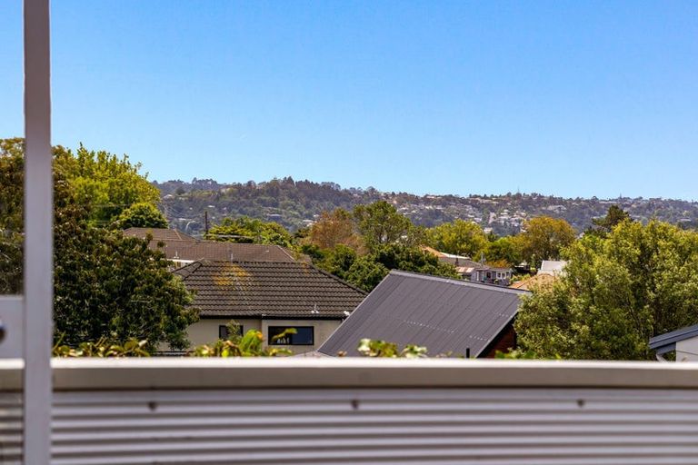 Photo of property in 1/73 Birkdale Road, Birkdale, Auckland, 0626