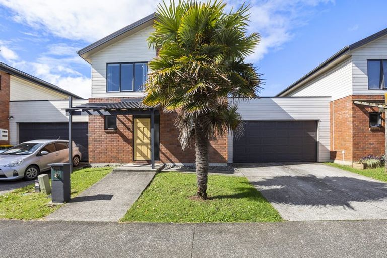 Photo of property in 16 Secoia Crescent, Mangere, Auckland, 2022