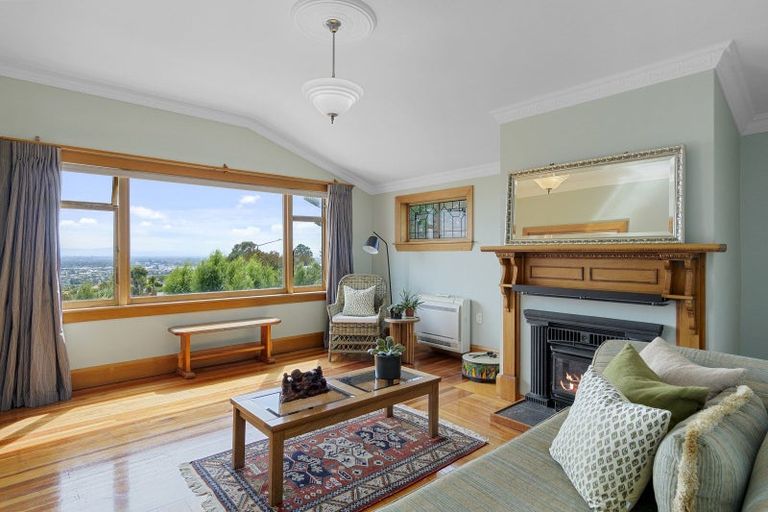 Photo of property in 126 Hackthorne Road, Cashmere, Christchurch, 8022