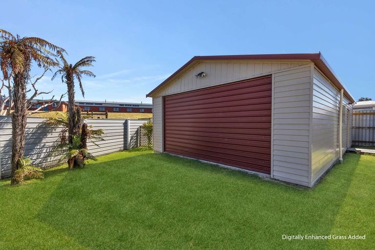 Photo of property in 6 Mahoe Place, Gonville, Whanganui, 4501