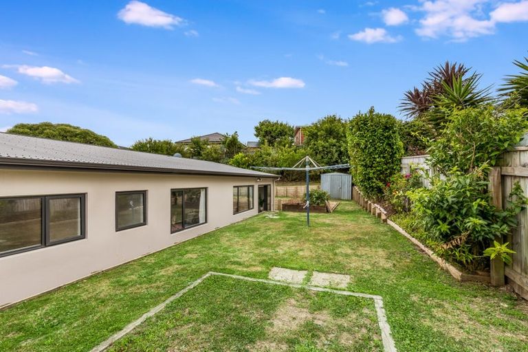 Photo of property in 25 Kaimai Place, Aotea, Porirua, 5024