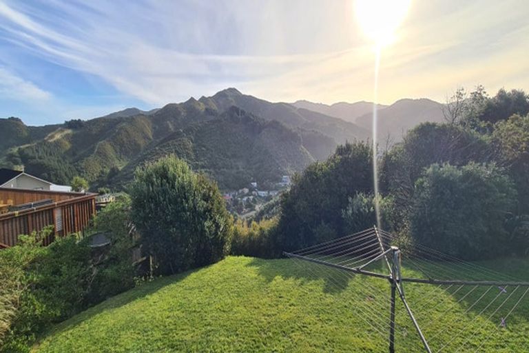 Photo of property in 67 Frobisher Street, Island Bay, Wellington, 6023