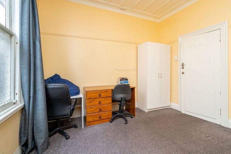 Photo of property in 33 Clyde Street, North Dunedin, Dunedin, 9016