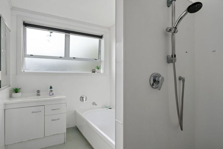 Photo of property in 1 Lyndhurst Street, Awapuni, Gisborne, 4010