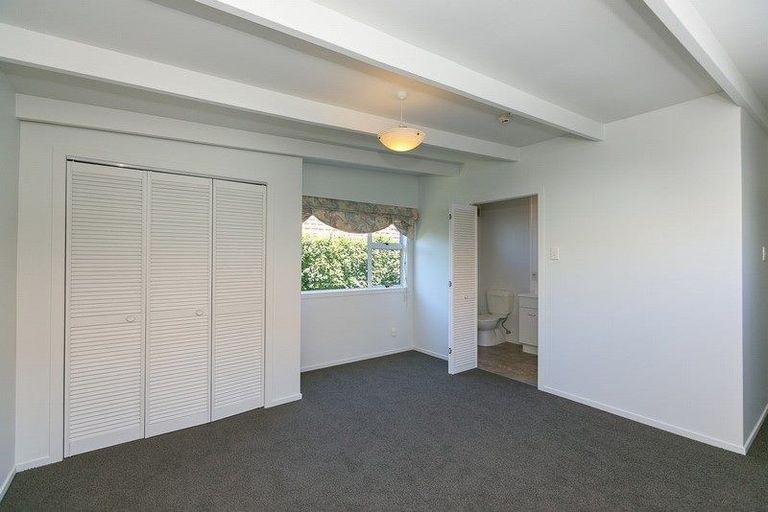 Photo of property in 10 Union Street, Merrilands, New Plymouth, 4312