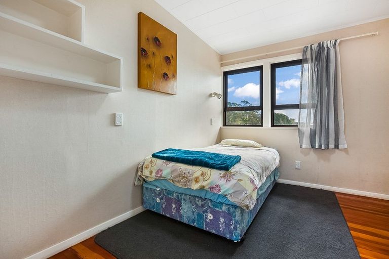 Photo of property in 19 Seaview Road, Cable Bay, 0420
