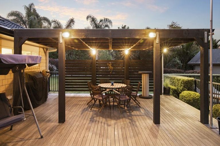 Photo of property in 24 Glencairn Place, Buckland, Pukekohe, 2677