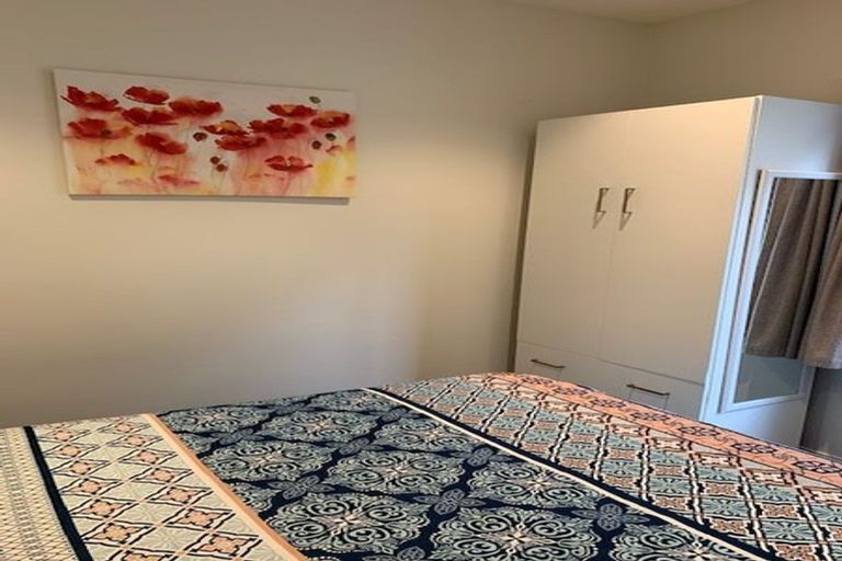 Photo of property in 73 Tamahere Drive, Glenfield, Auckland, 0629