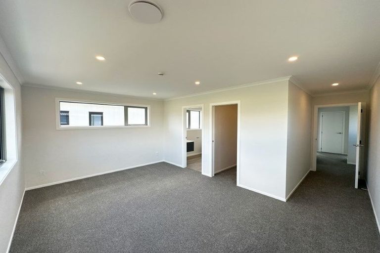 Photo of property in 91 Cynisca Crescent, Wallaceville, 5018