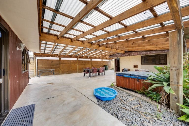 Photo of property in 130a Bruce Mclaren Road, Henderson, Auckland, 0612