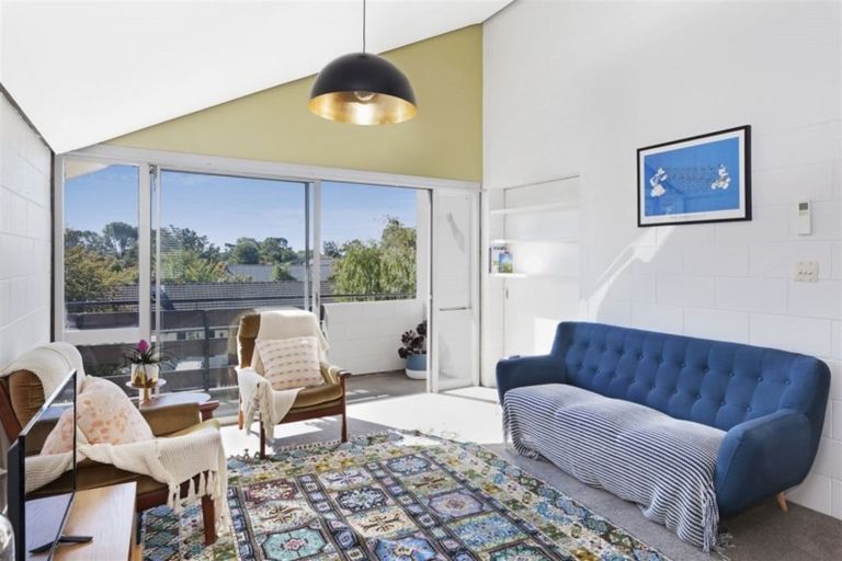 Photo of property in 21 Newbridge Place, Ilam, Christchurch, 8041