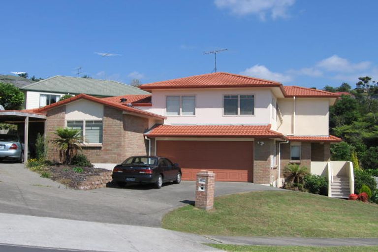 Photo of property in 16 Woodridge Avenue, Northcross, Auckland, 0630
