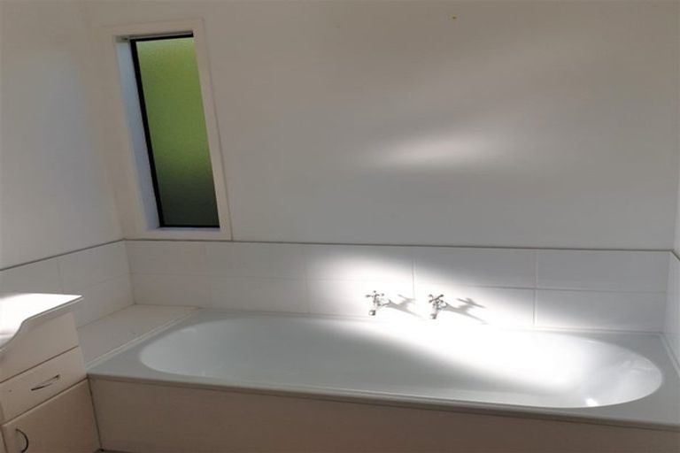 Photo of property in 82 Sandspit Road, Waiuku, 2123