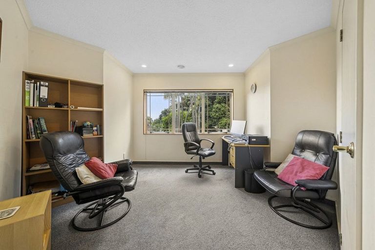 Photo of property in 21 Kotuku Drive, Paraparaumu Beach, Paraparaumu, 5032