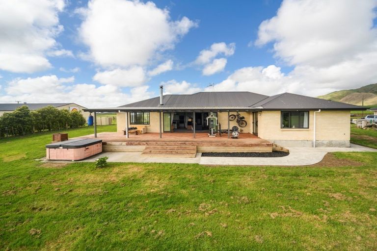 Photo of property in 80 Tokomaru East Road, Tokomaru, Palmerston North, 4474