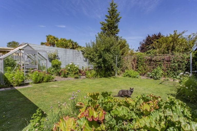 Photo of property in 4 Weston Place, Rangiora, 7400