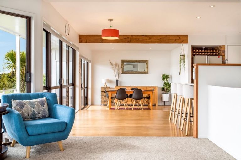 Photo of property in 85 Tiri Road, Tindalls Beach, Whangaparaoa, 0930