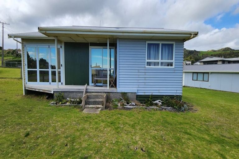 Photo of property in 1 Point Road, Mokau, 4376