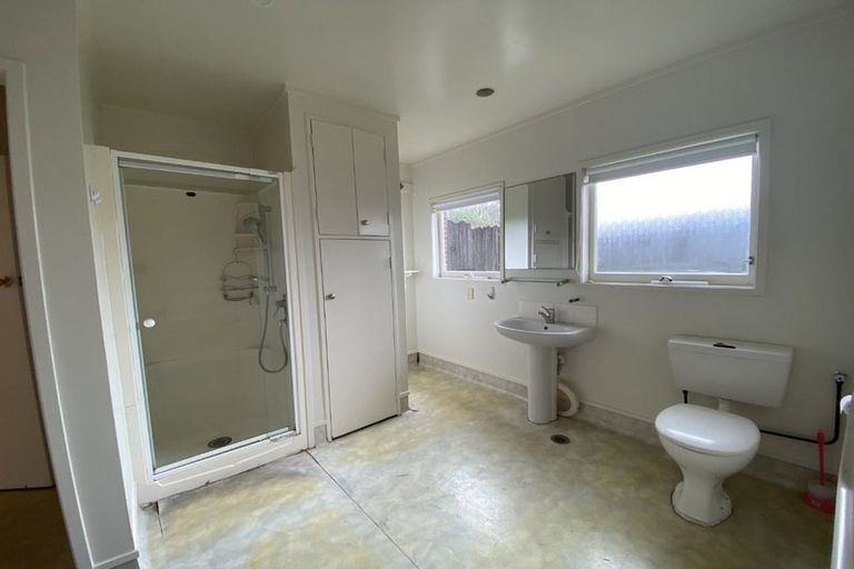 Photo of property in 2/15 Rosehill Drive, Rosehill, Papakura, 2113