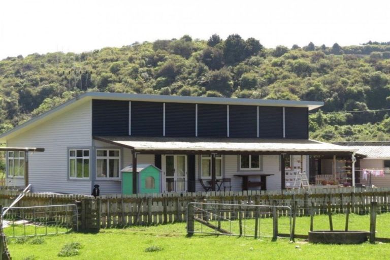 Photo of property in 160 Pukemiku Road, Mangamutu, Pahiatua, 4983