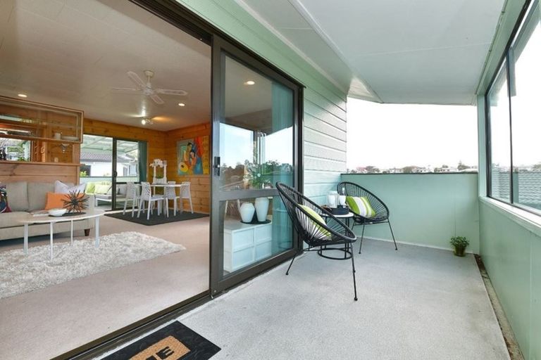 Photo of property in 33 Charlotte Street, Stanmore Bay, Whangaparaoa, 0932