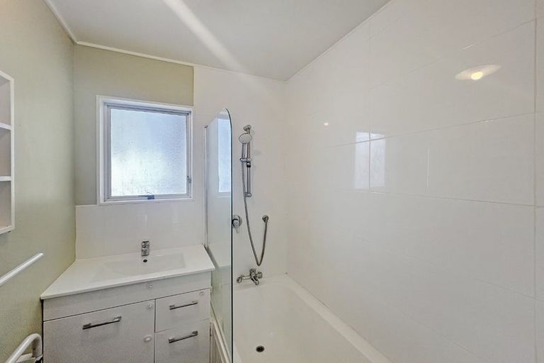 Photo of property in 21a Raglan Avenue, Cloverlea, Palmerston North, 4412