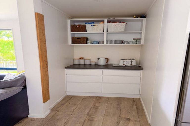 Photo of property in 33 Shearwater Street, One Tree Point, 0118