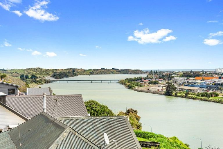 Photo of property in 32 Hipango Terrace, Durie Hill, Whanganui, 4500