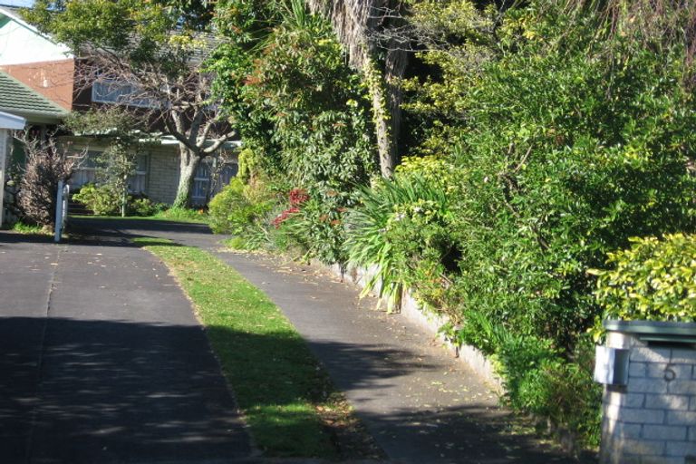 Photo of property in 5 Alf Walker Place, Papakura, 2110
