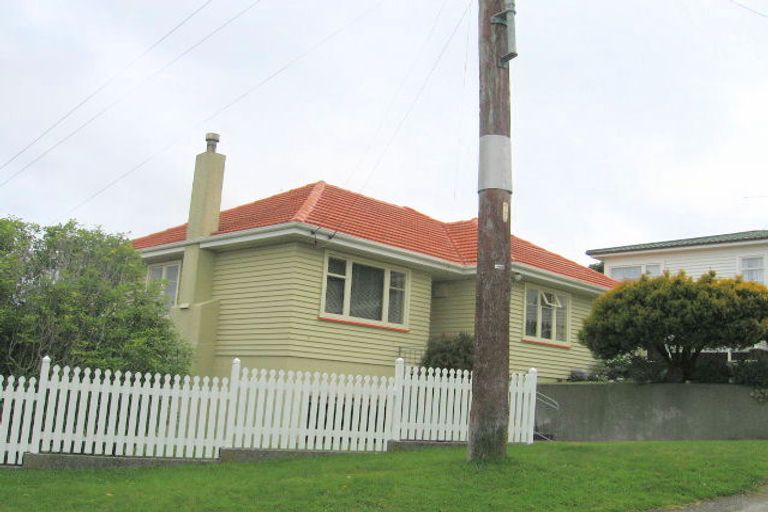 Photo of property in 9 Woodstock Terrace, Tawa, Wellington, 5028