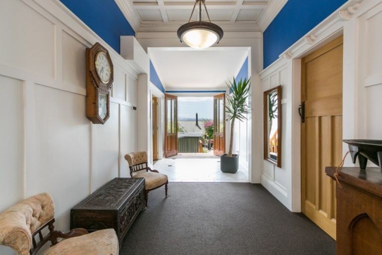 Photo of property in 13 Bay View Road, Bluff Hill, Napier, 4110