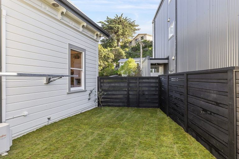 Photo of property in 17/3 Severn Street, Island Bay, Wellington, 6023