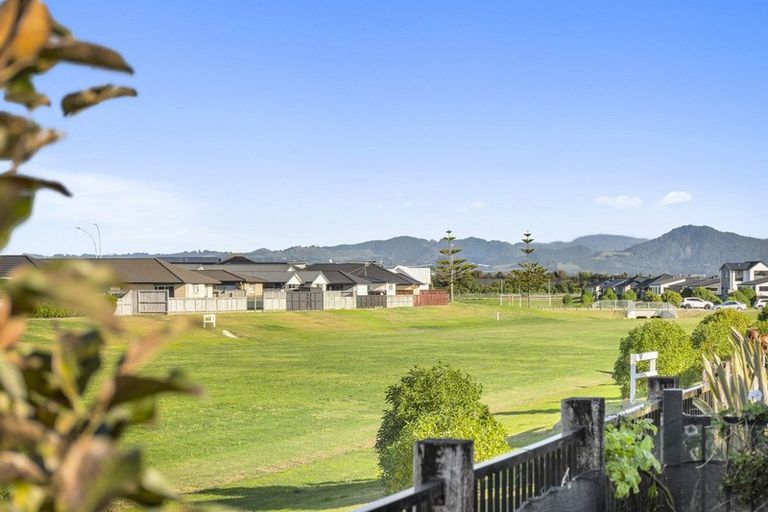 Photo of property in 11 Kamahi Crescent, Papamoa Beach, Papamoa, 3118