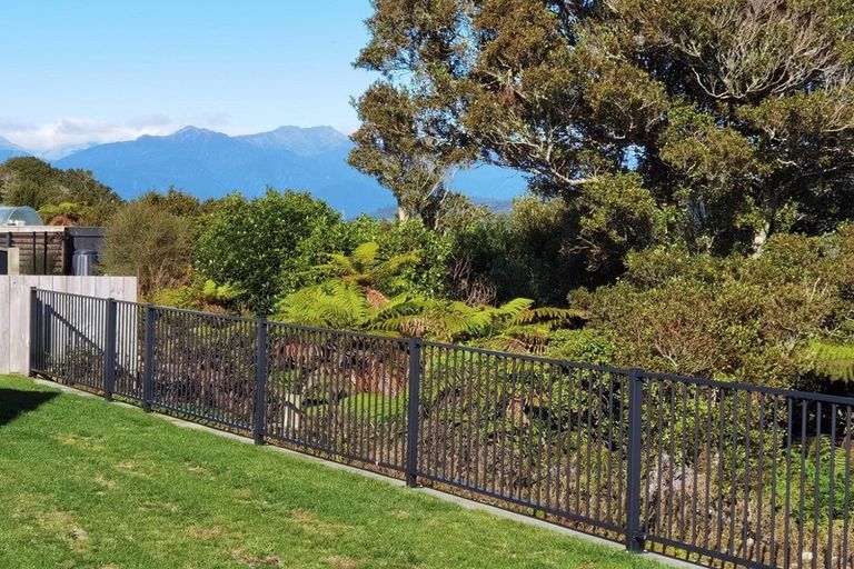 Photo of property in 13 Racecourse Terrace Rise, Hokitika, 7882