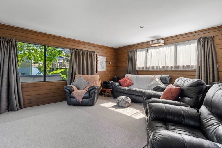 Photo of property in 20 Esmeralda Street, Welcome Bay, Tauranga, 3112