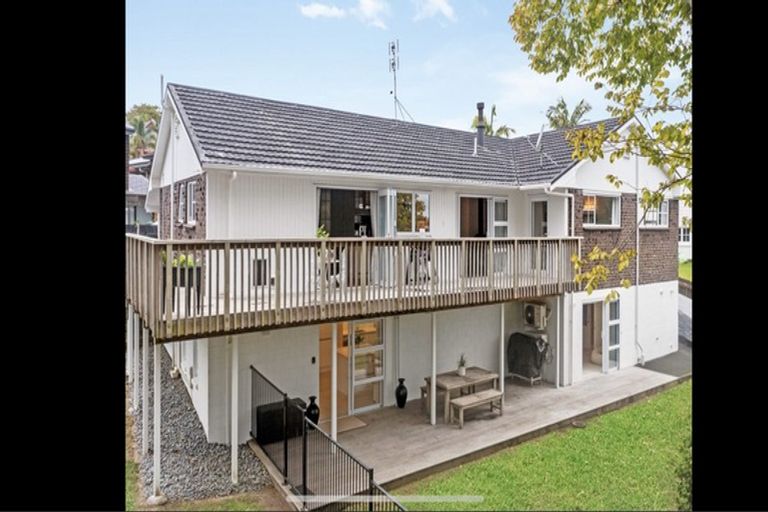 Photo of property in 10 Palmyra Way, Half Moon Bay, Auckland, 2012