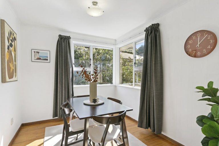 Photo of property in 347 Main Road, Tawa, Wellington, 5028