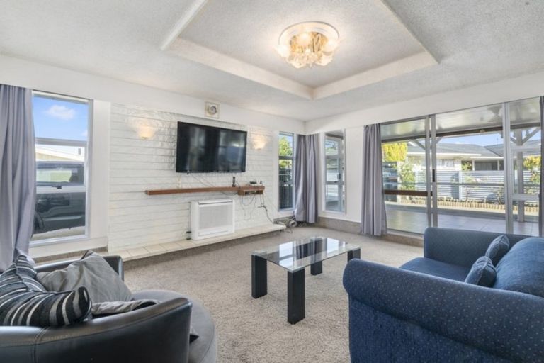 Photo of property in 19 Terry Crescent, Milson, Palmerston North, 4414