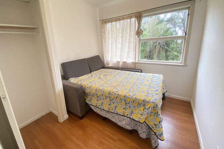 Photo of property in 5a Springbank Lane, Te Atatu Peninsula, Auckland, 0610
