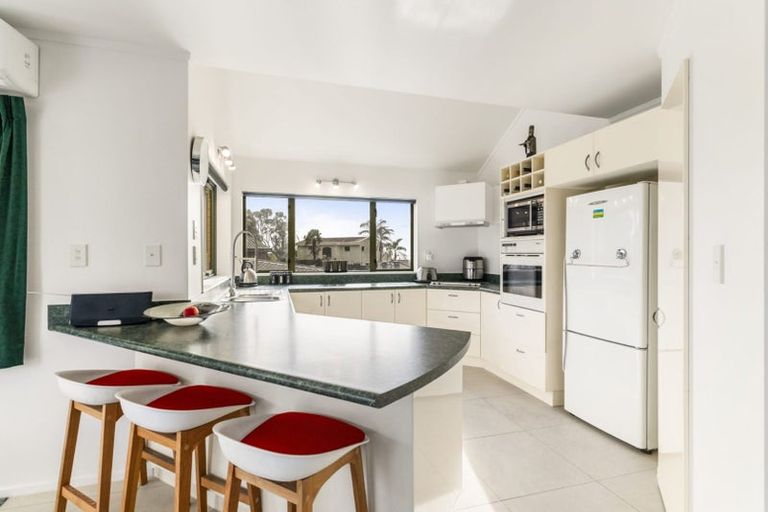 Photo of property in 59 Marellen Drive, Red Beach, 0932