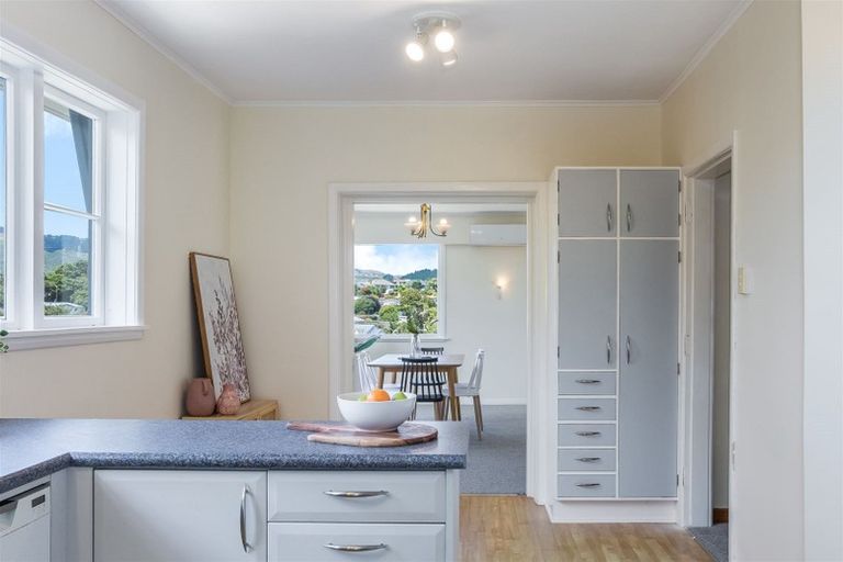 Photo of property in 9 Tainui Terrace, Tawa, Wellington, 5028