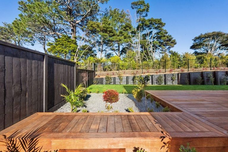Photo of property in 36 Skulander Crescent, Orewa, 0931