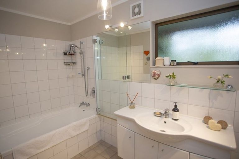 Photo of property in 614 Harbour View Road, Whangamata, 3620