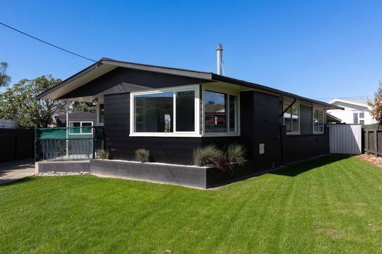 Photo of property in 11 Karina Crescent, Redwoodtown, Blenheim, 7201