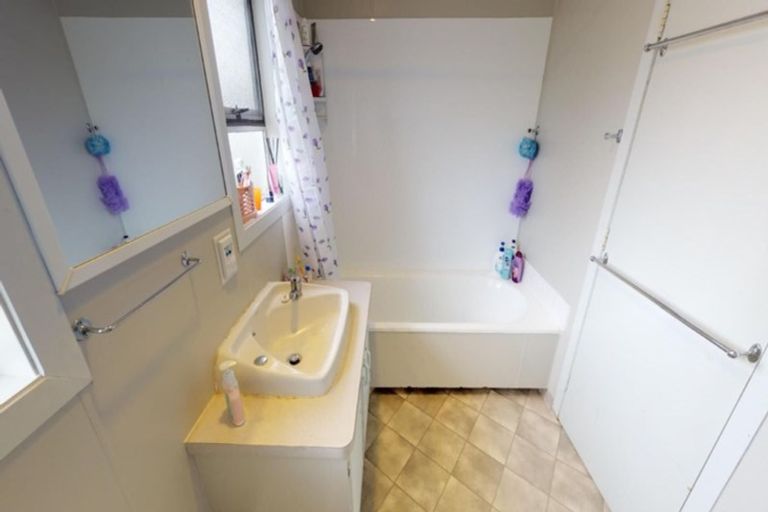 Photo of property in 9 Waterloo Crescent, Hokowhitu, Palmerston North, 4410